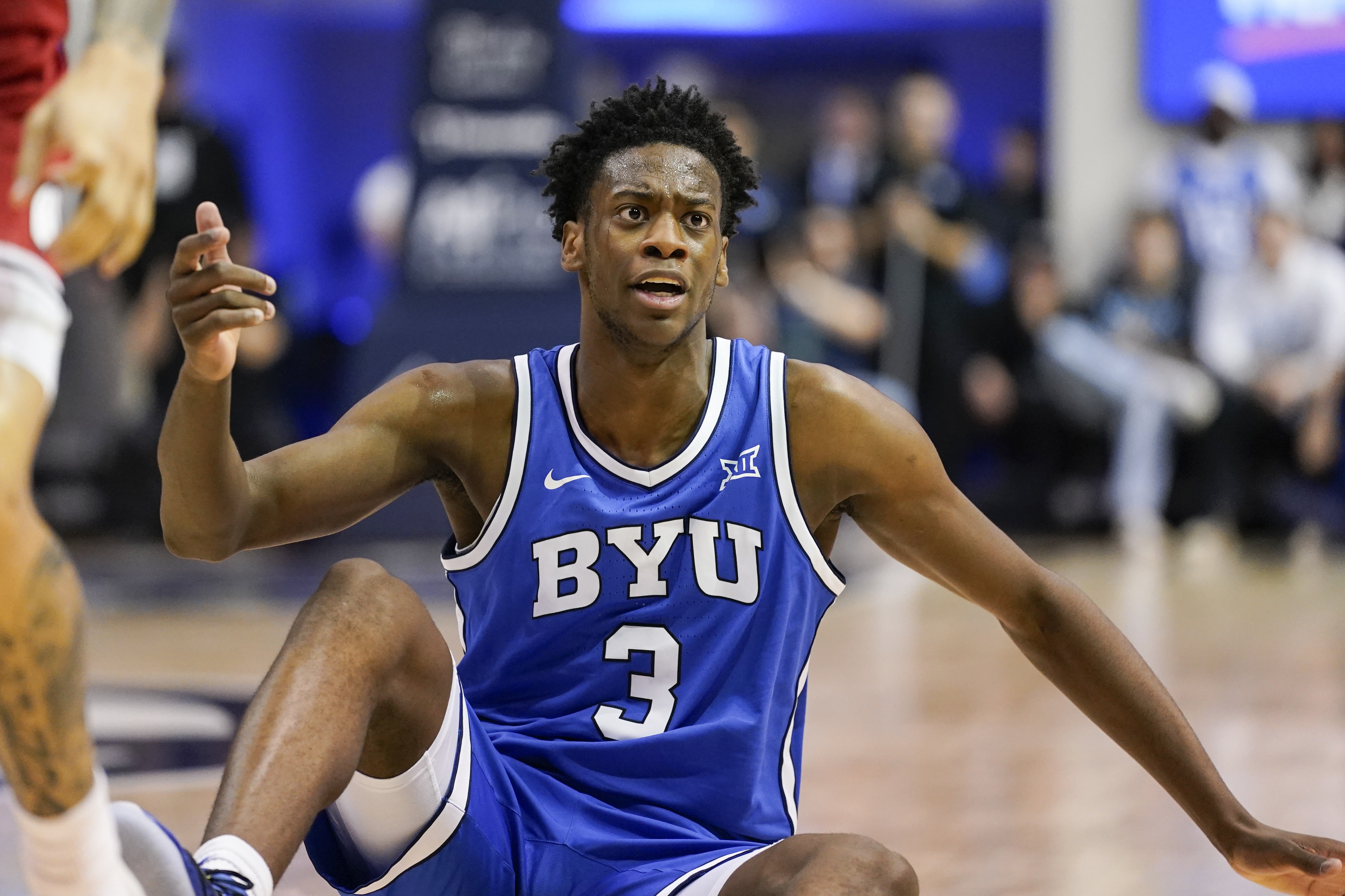 新2登录-状元最大热门可能不参选？AJ·迪班萨：妈妈希望我先拿到学位